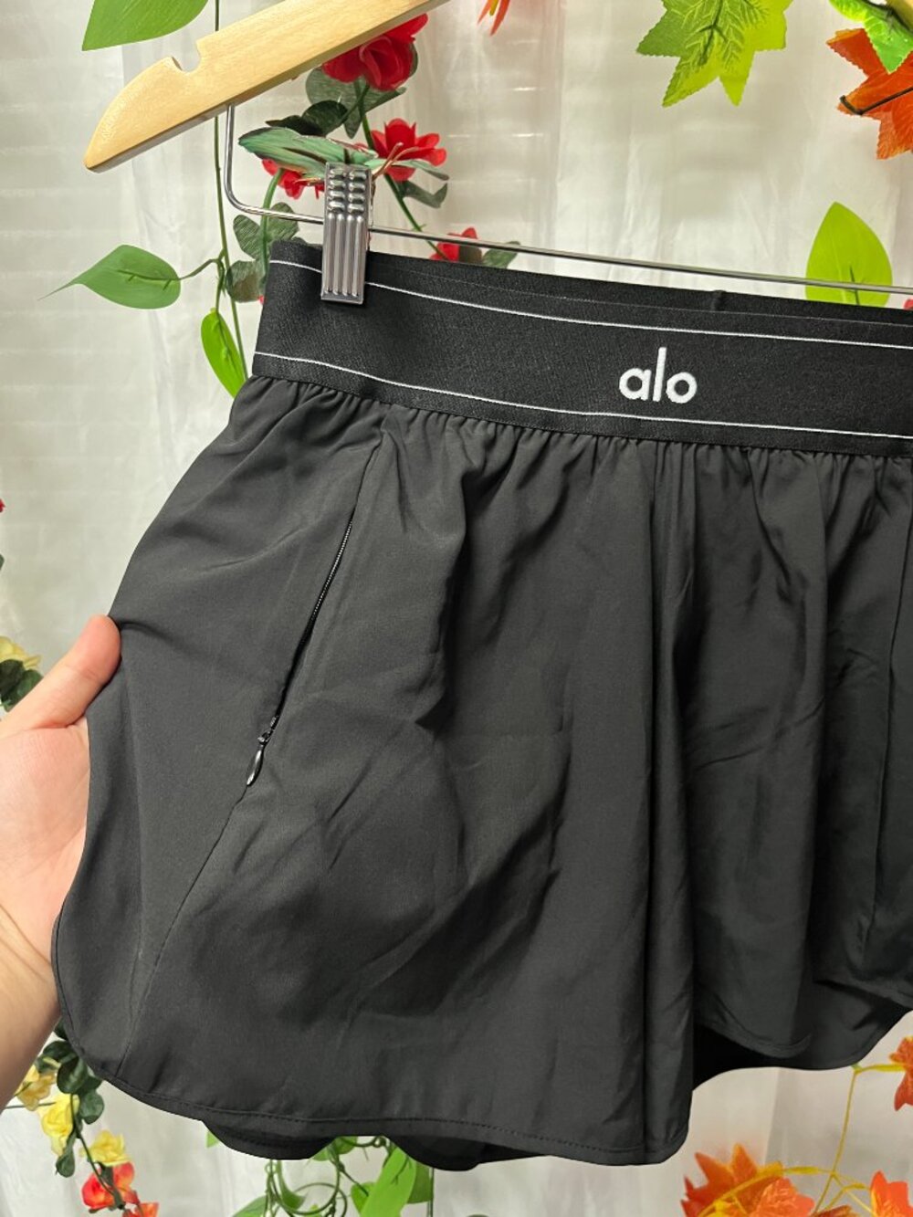 🎀🎗NWT Alo Yoga Match Point Short Sweet and cool girl style - Picture 5 of 8